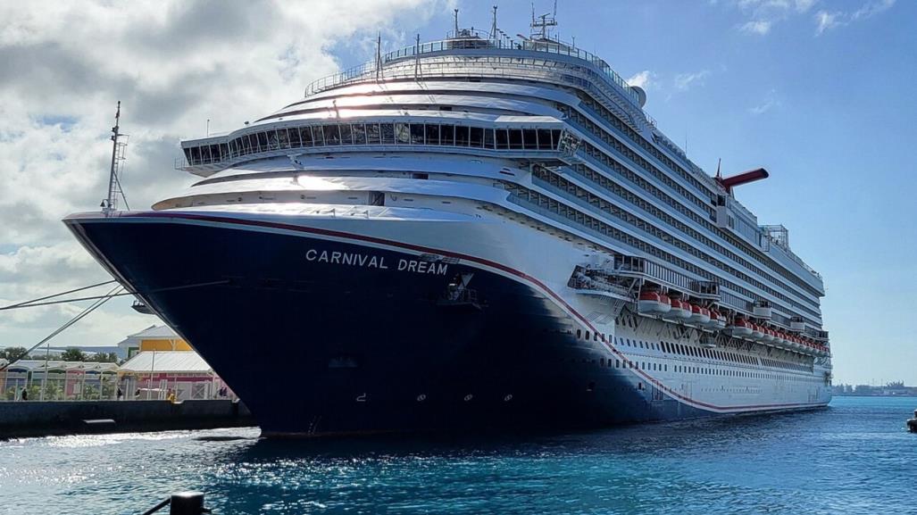 Buscan a tripulante del Carnival Dream que cayó al mar en aguas de Yucatán