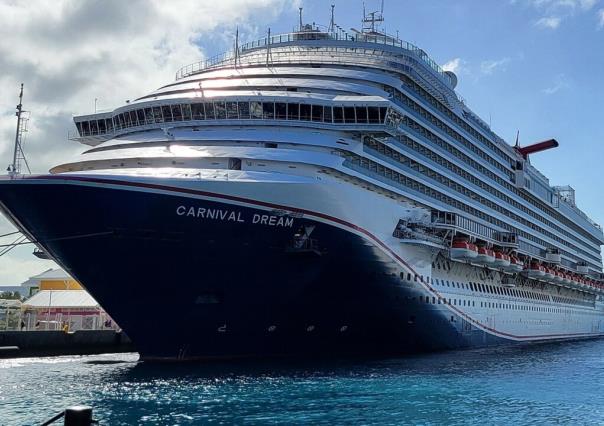 Buscan a tripulante del Carnival Dream que cayó al mar en aguas de Yucatán