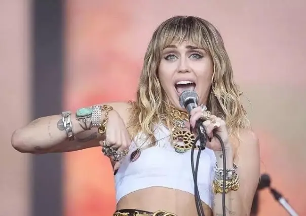 ¿Miley Cyrus cerrando negociaciones para actuar en Súper Bowl 2025? Esto se sabe