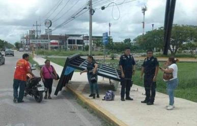 Colapsa paradero del Va y Ven en Mérida: Un usuario resulta lesionado