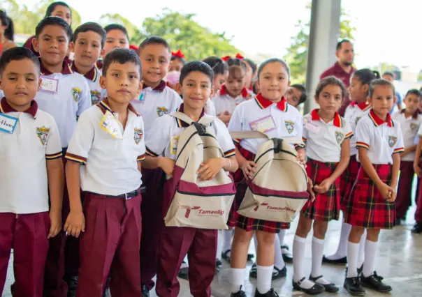 Recibirán estudiantes tamaulipecos útiles y uniformes escolares