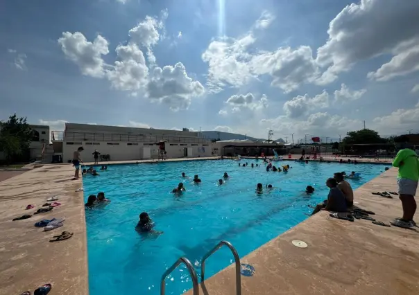 Familias disfrutan del Divertiparque en Escobedo