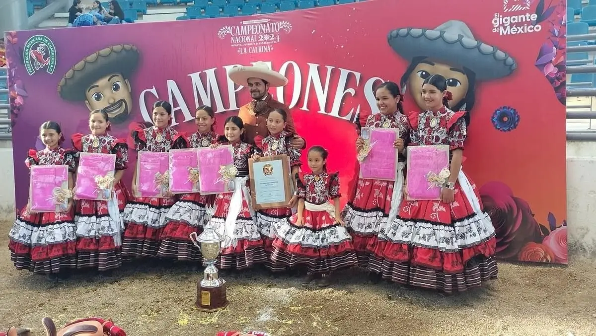 Las Alacrancitas ganaron el campeonato de escaramuzas en Aguascalientes. Foto: Especial.