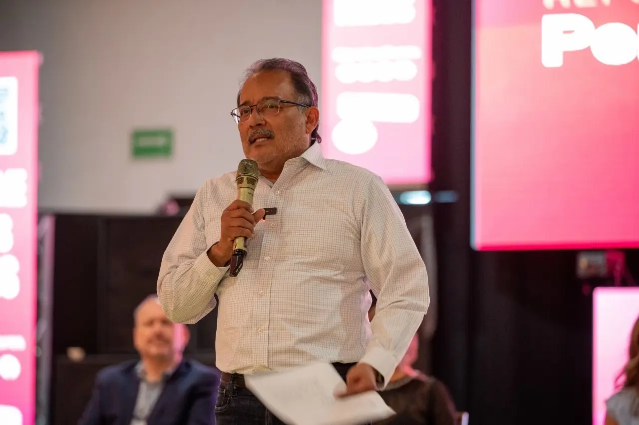 El alcalde Andrés Mijes participó en la Asamblea Informativa sobre la Reforma de Pensiones 2024. Foto. Gobierno de Escobedo