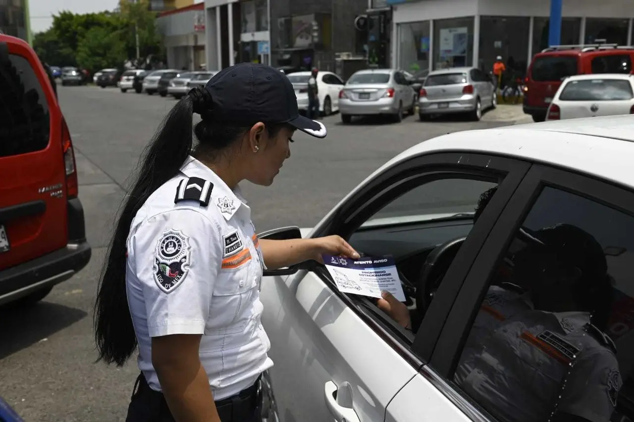 Si pagas la infracción en el momento que te la aplique una oficial de tránsito o el mismo día recibirás decuento de un 70%. Foto: Gob. de Naucalpan