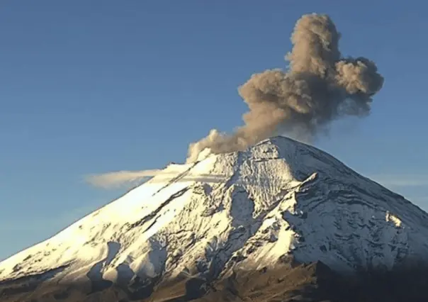 Popocatépetl en alerta: 96 exhalaciones y caída de ceniza en varios estados