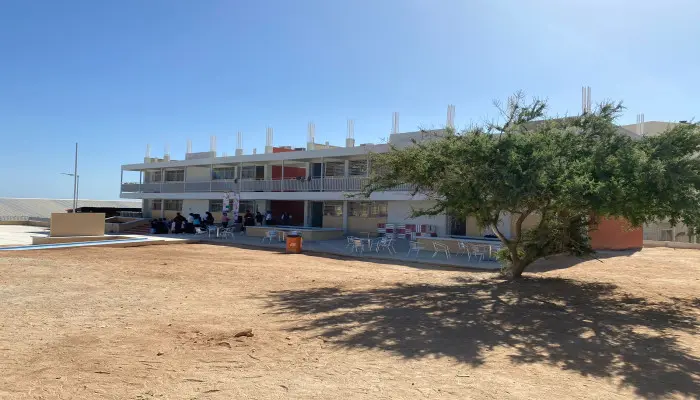 Construyen tres nuevas aulas en la secundaria general 8 de Cabo San Lucas