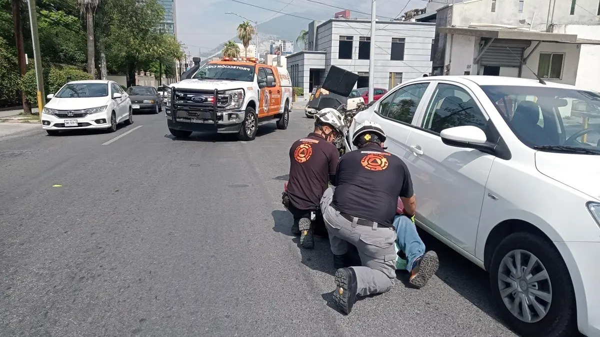 Choque deja un motociclista lesionado en la colonia Obispado