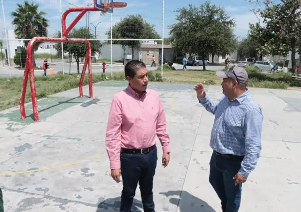 Francisco Treviño continúa labores de limpieza y deshierbe en colonias de Juárez