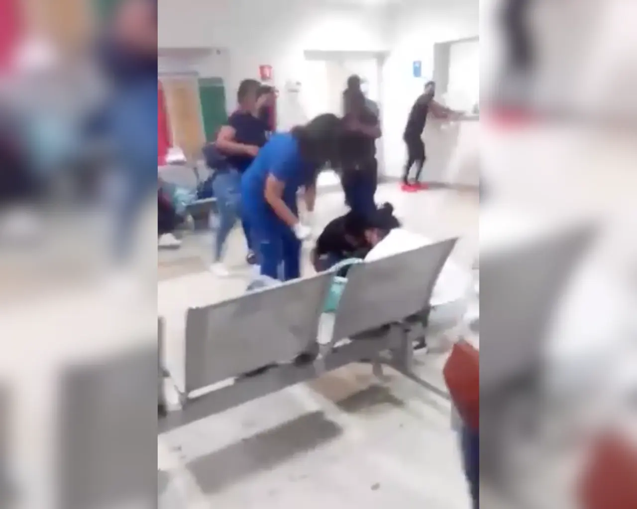 Le niegan atención en el Materno Infantil y da a luz en el piso