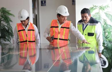 Joaquín Díaz Mena recorrió el Puerto de Altura de Progreso