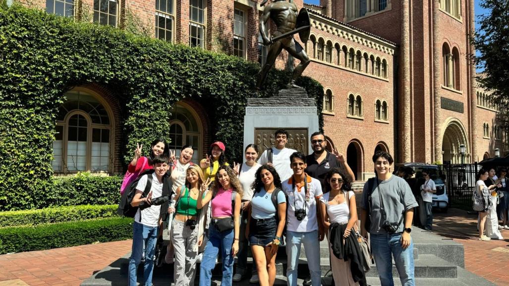 Estudiantes yucatecos  comparten experiencias en Los Angeles, EE.UU.