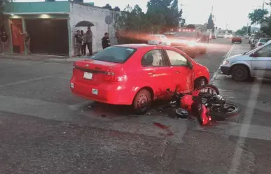 Diputada de Durango arrolla a un motociclista; lo reportan grave