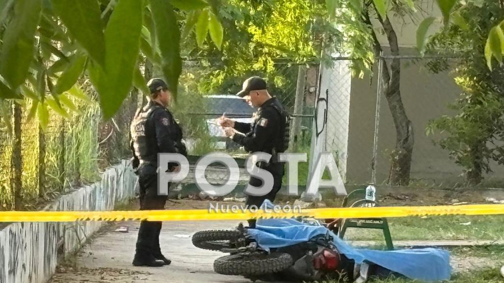 Ejecutan a motociclista en plaza pública de Guadalupe