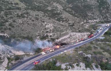 Continúan los estragos viales en la carretera 57 tras accidente en Los Chorros