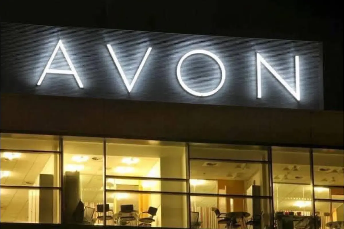 Avon Estados Unidos en quiebra. Foto: @AlertaNews24