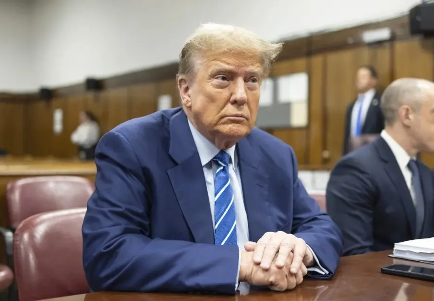 El expresidente Donald Trump en la corte en Manhattan, en la ciudad de Nueva York. (Justin Lane/Pool Photo via AP)