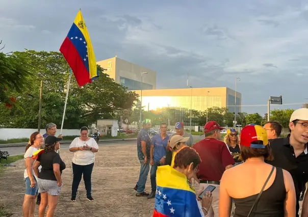 Yucatán se une a protesta de venezolanos contra Nicolás Maduro