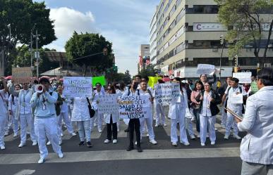 Estudiantes de la Salud cierran Izazaga, exigen solución de pliego petitorio