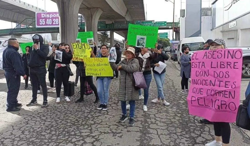 Manifestantes bloquean Periférico Norte en Naucalpan por más de tres horas. Foto: POSTA