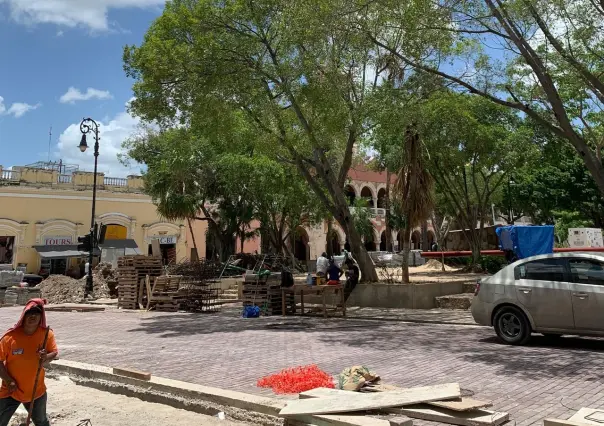 INAH detiene remodelación en Plaza Grande de Mérida