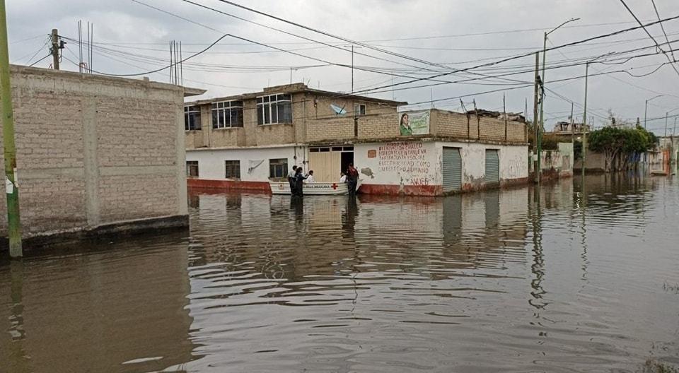 Aguas negras ahogan la colonia Culturas de Chalco