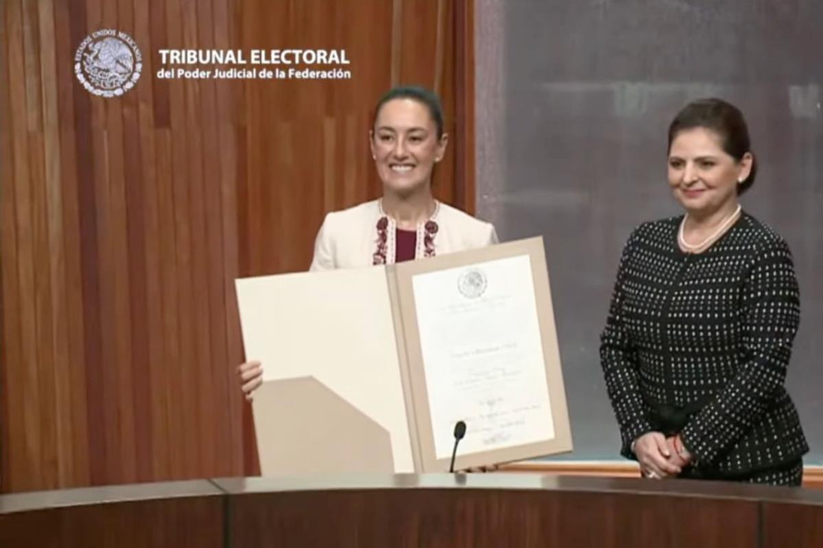 Claudia Sheinbaum Pardo durante la entrega de su constancia de mayoría. Captura de pantalla / YouTube