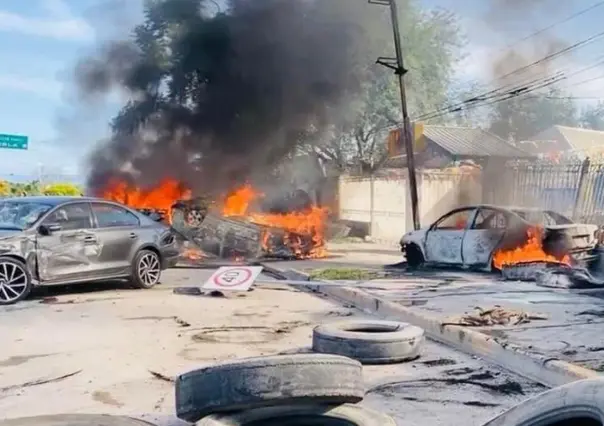 Incendian lote de autos por presunto fraude en Puebla (VIDEO)