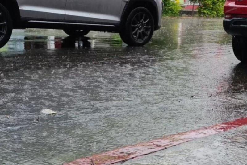 La fuerte lluvia cayendo en el estado de Jalisco. Foto: Meganoticias.