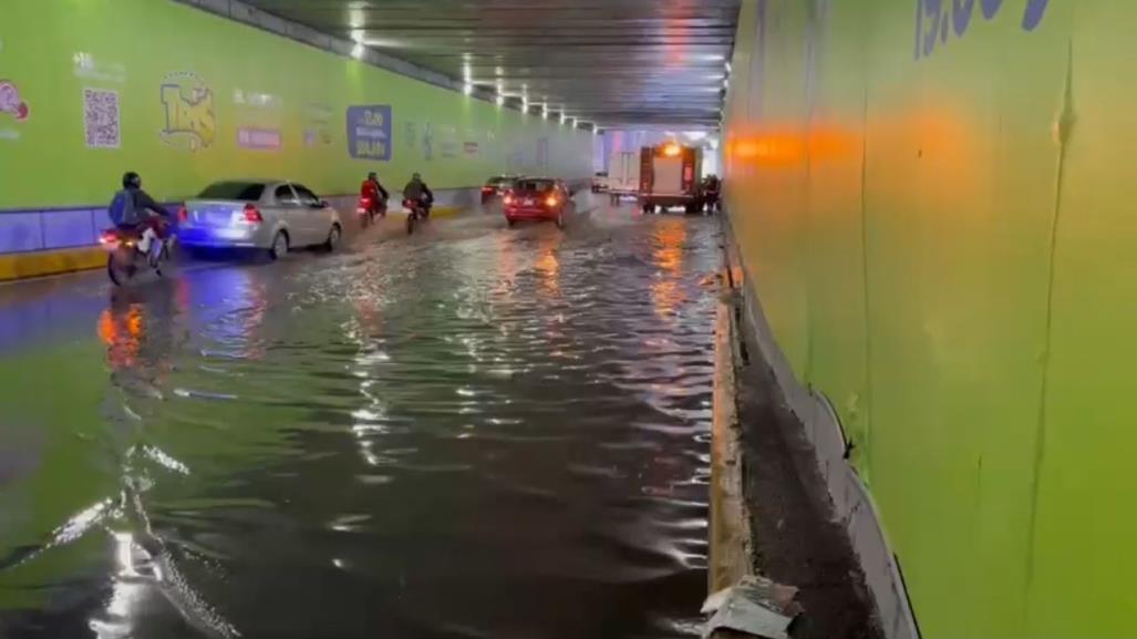 ¡Mucho cuidado! Lluvias dejan encharcadas vialidades en la CDMX