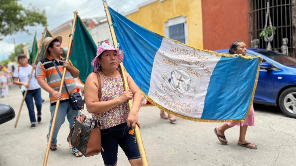 Celebran a la Virgen de la Asunción en el Barrio de San Sebastián en Mérida