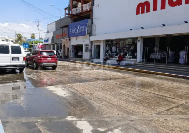 Afectados comercios de Los Cabos por fugas de agua potable