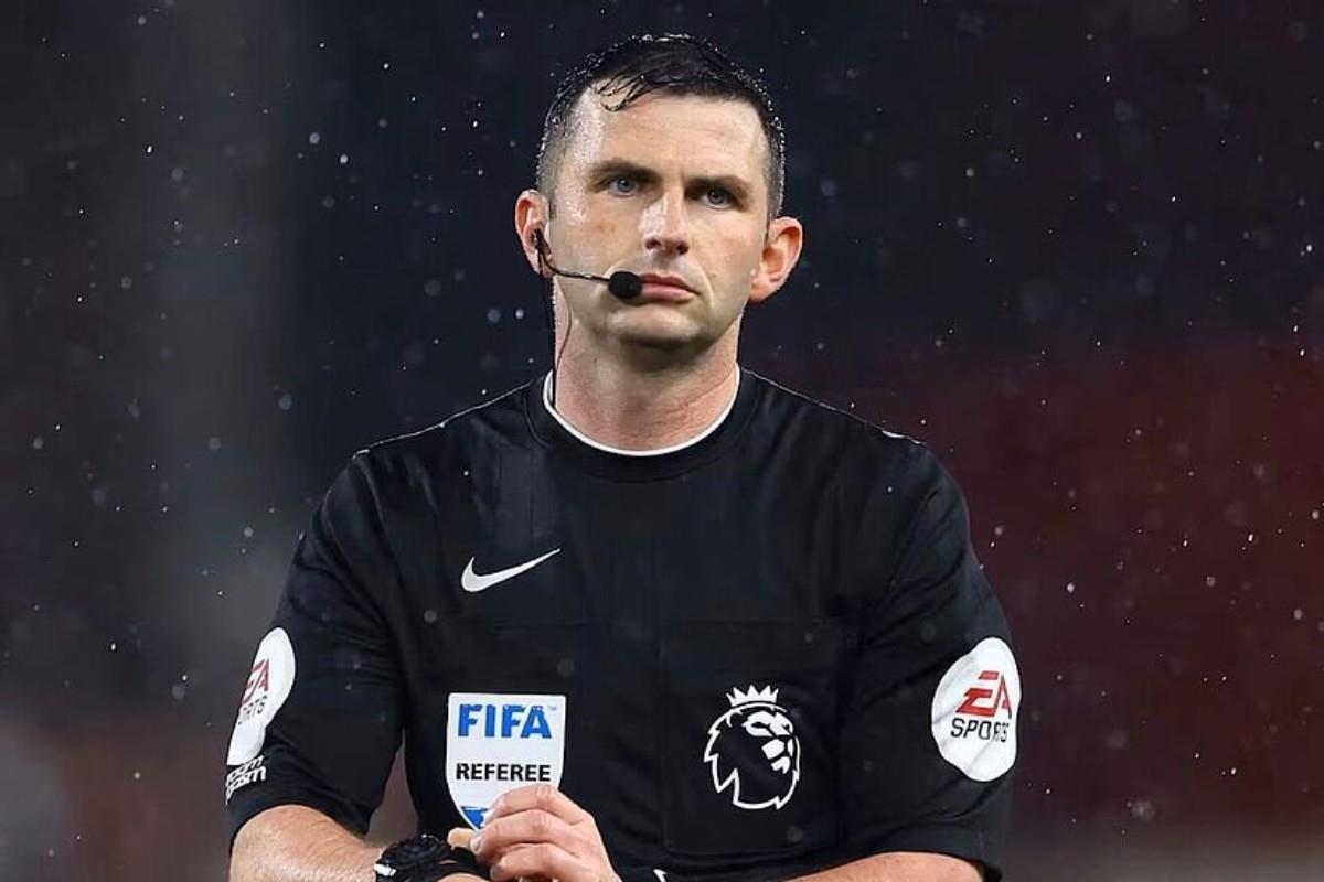 Michael Oliver, árbitro de la Premier League Foto: X(Twitter) @xaviersegovia32