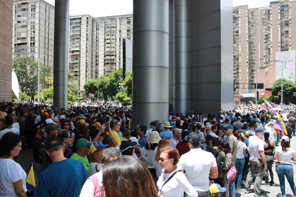 Venezolanos se presentan en la capital. Créditos: X @MariaCorinaYA.