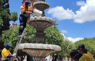 Fuentes de la Plaza de Armas reciben mantenimiento