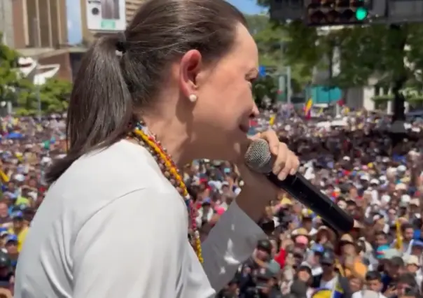 Machado reaparece y lidera marcha en Caracas contra resultados electorales