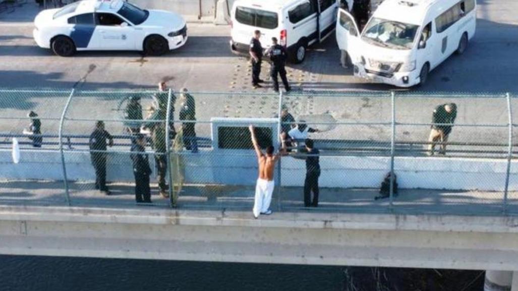 Migrante intenta arrojarse al Río Bravo desde Puente Internacional II en Piedras