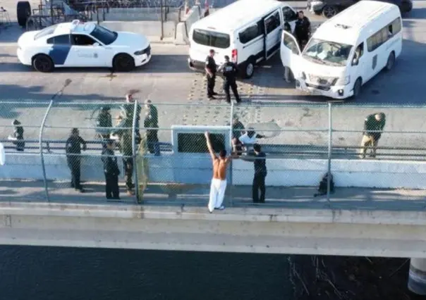 Migrante intenta arrojarse al Río Bravo desde Puente Internacional II en Piedras