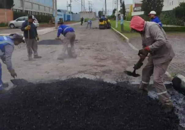 Alcalde de Metepec busca soluciones para baches en avenidas