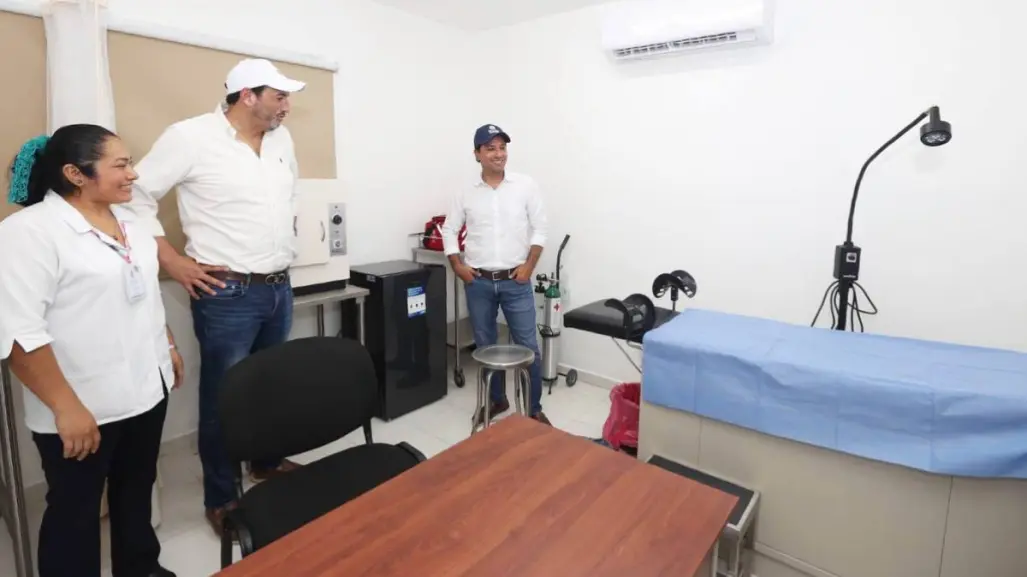 Entregan rehabilitación de Centros de Salud en El Cuyo y Colonia Yucatán