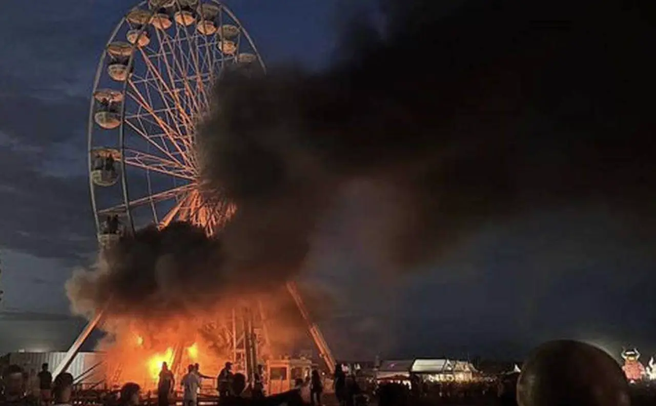 Incendio en rueda de la fortuna en festival de Alemania. Foto: Redes Sociales