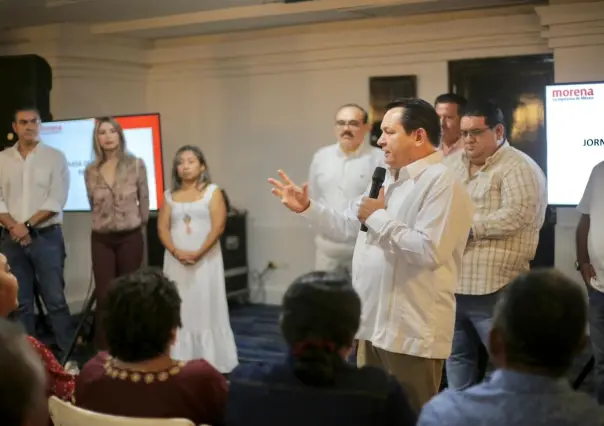 Díaz Mena insta a regidores de la 4T a servir con compromiso y cercanía