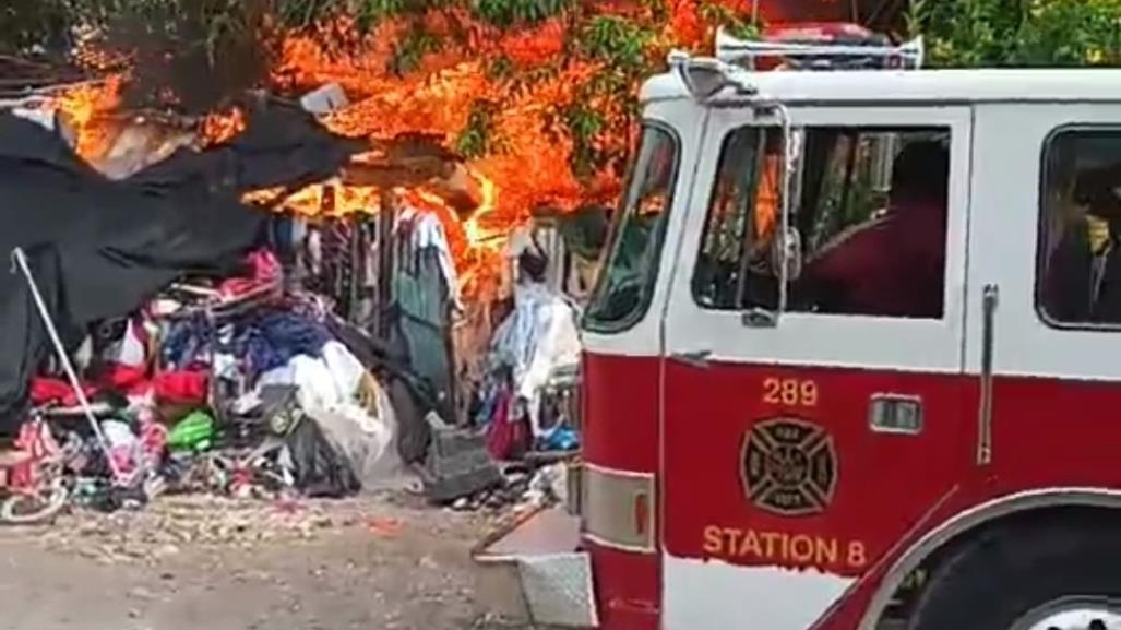 Consume el fuego dos viviendas en la colonia la Presita