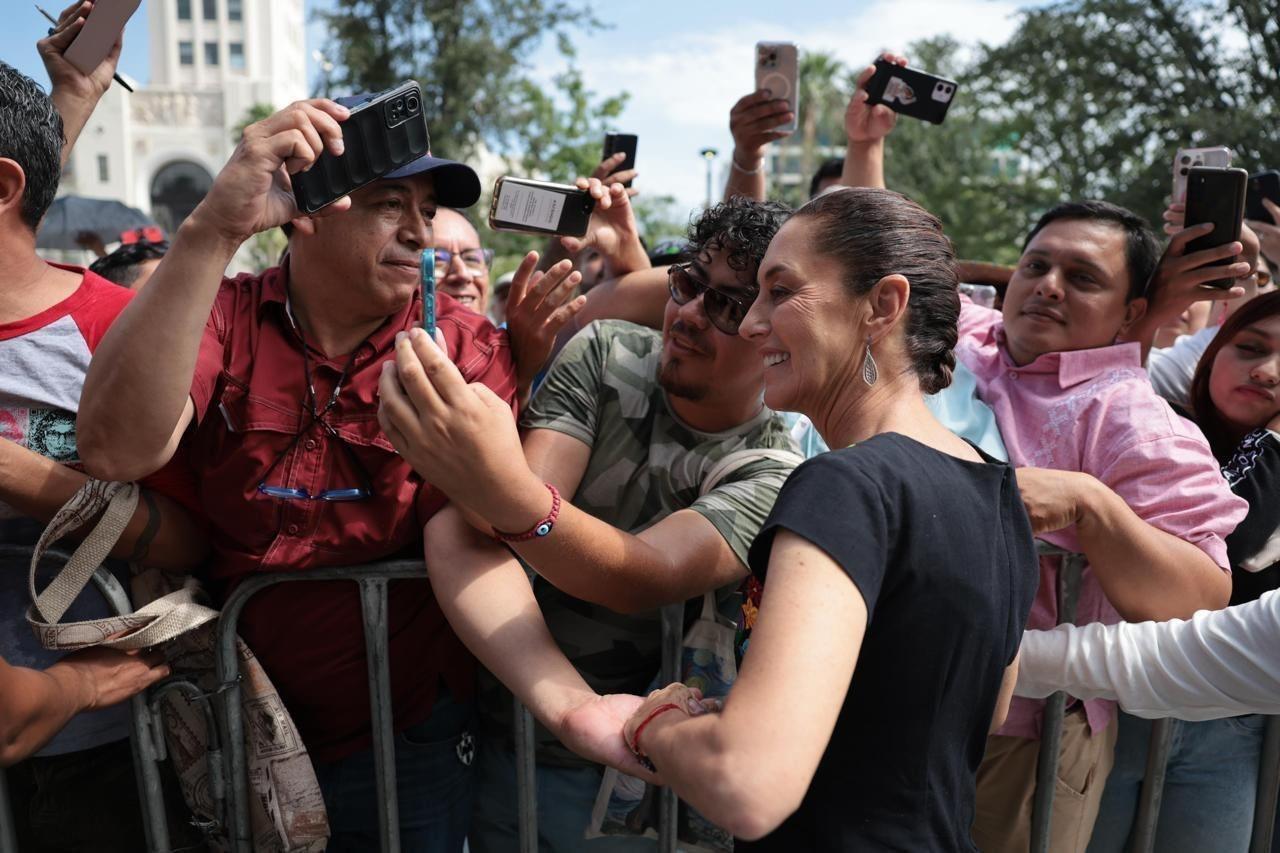 De gira con el presidente López Obrador, la presidenta electa de México Claudia Sheinbaum se pronunció por seguir apoyando a los jóvenes. Foto: Cortesía.