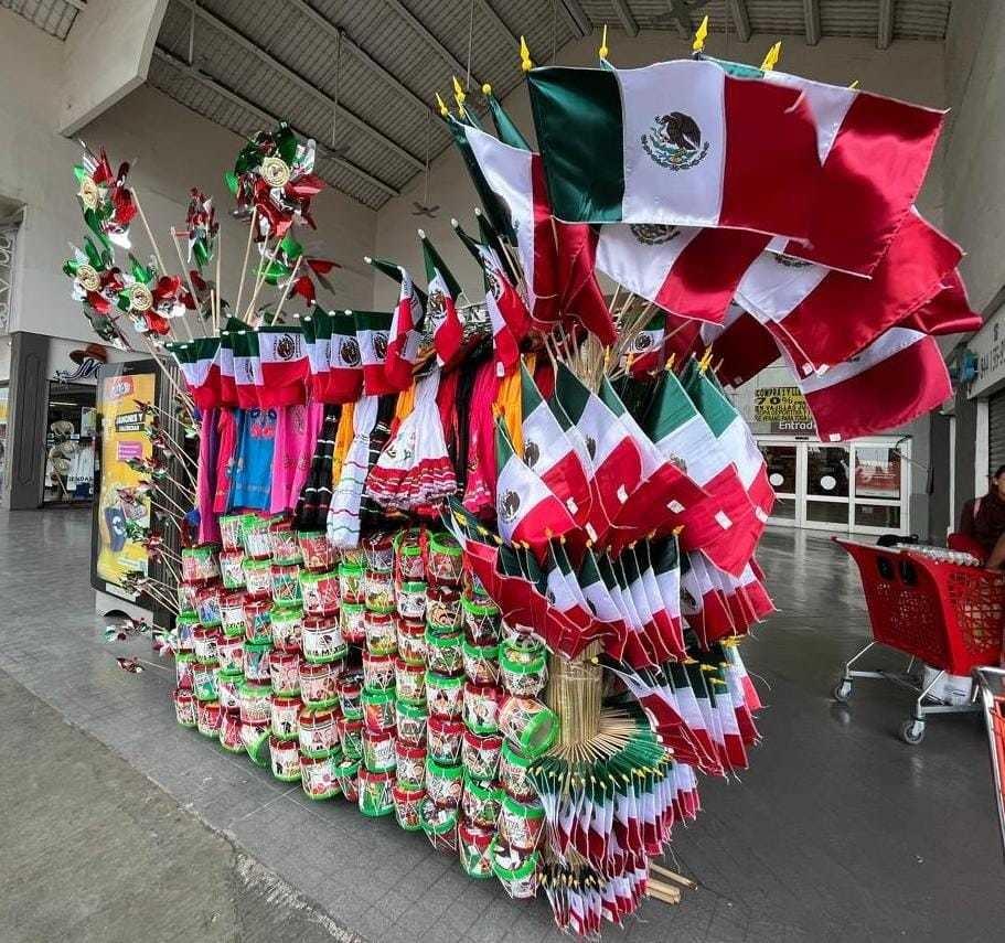 Llega desde Toluca venta de artículos para celebrar fiestas patrias