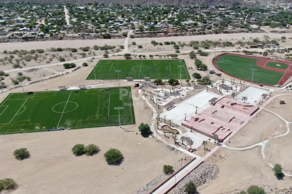 El complejo contará con tres estadios de béisbol, uno de softbol, dos canchas de fútbol, una cancha de básquetbol, otra de tenis y un área multiusos. Foto por Alberto Cota de Posta BCS