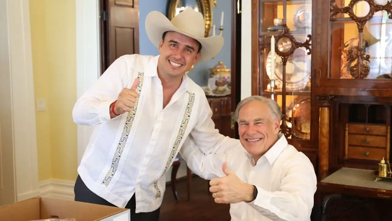 Los gobernadores Manolo Jiménez y Greg Abbott en su reunión en Texas. (Fotografía: Manolo Jiménez)