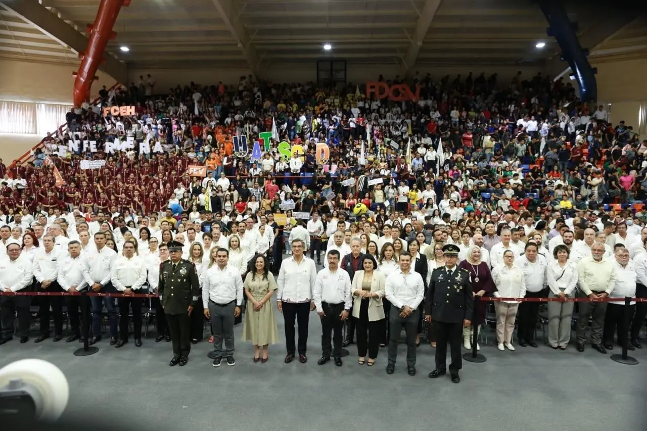 La UAT avanza a buen paso, se dignifican espacios, se mejora la infraestructura de todo tipo y se invierte lo que antes se perdía en el camino de la opacidad, aseguró el gobernador Américo Villarreal Anaya. Foto: Ignacio Aceves