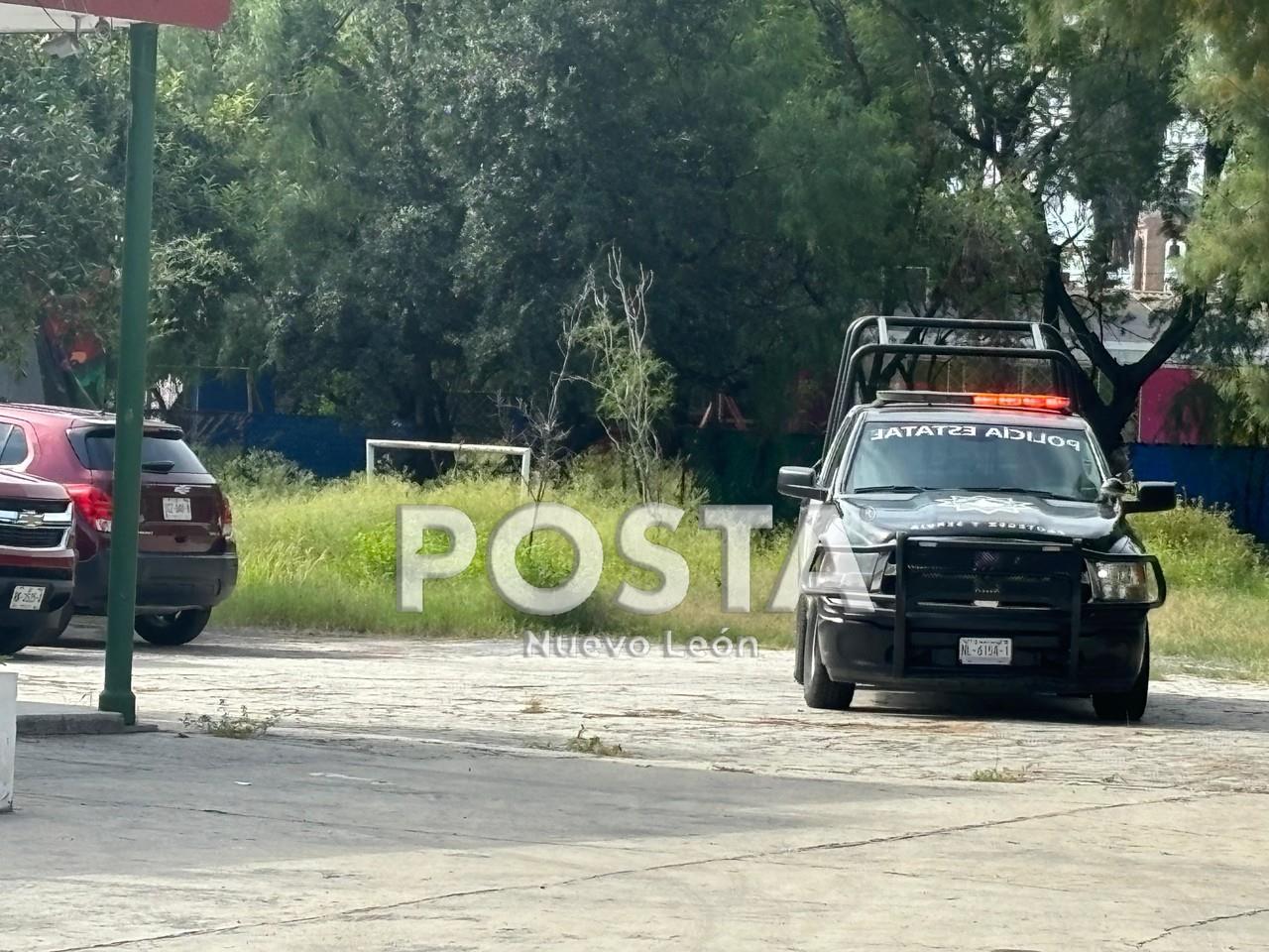 Roban primaria Escuadrón 201 en colonia Central de Monterrey