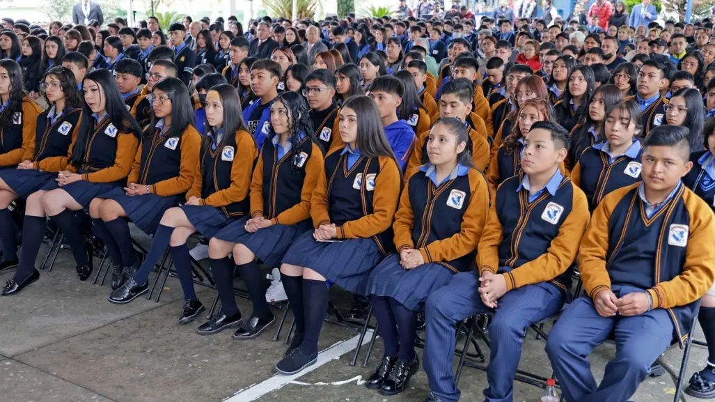 ¡De regreso a las aulas! Más de 670 mil estudiantes inician clases en Edomex